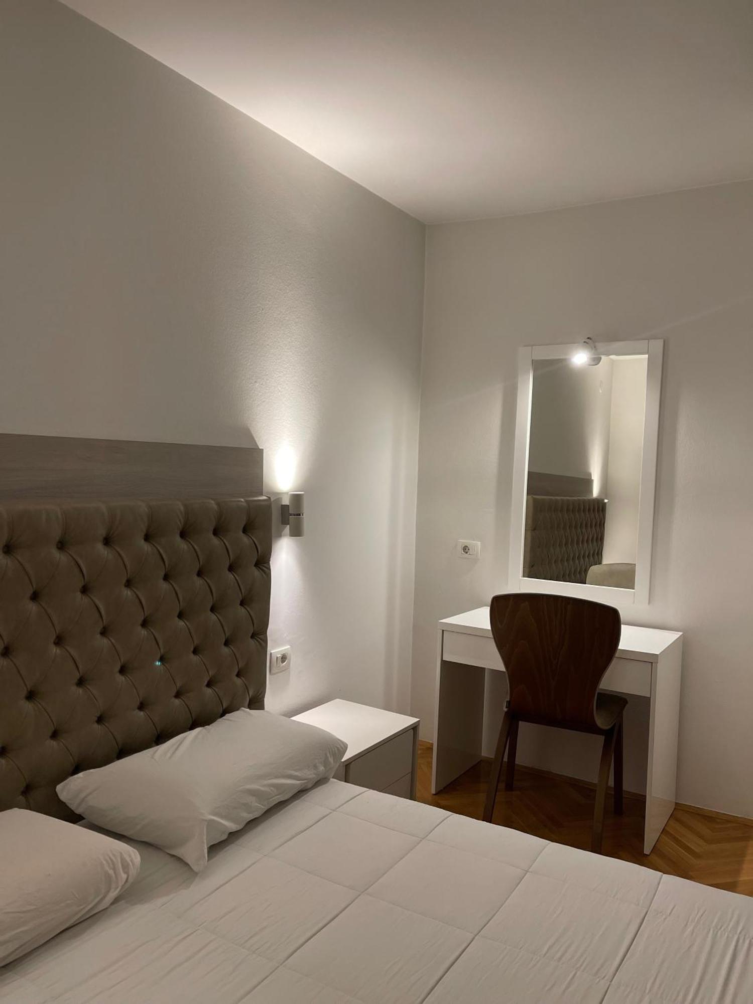 Ruby Luxury Central Apartment Skopje Eksteriør bilde